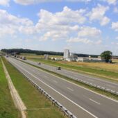 Autostrada A4 - widok zjazdu oraz 4 głównych pasów